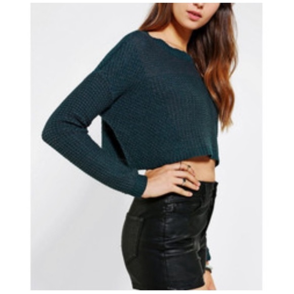 Urban Outfitters Sweaters - Urban outfitters cropped green sweater
